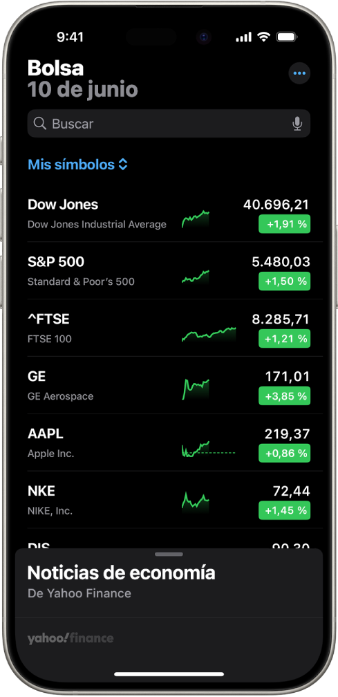 Lista de valores favoritos en la app Bolsa con diferentes valores. Para cada valor de la lista se muestra, de izquierda a derecha, el símbolo y el nombre del valor, una gráfica de su evolución, el precio del valor y el cambio del precio. En la parte superior de la pantalla, sobre el título de la lista de valores favoritos “Mis símbolos”, se encuentra el campo de búsqueda. En la parte inferior de la pantalla está “Noticias de economía”. Desliza “Noticias de economía” hacia arriba para ver artículos.