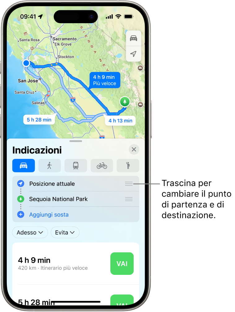 Una mappa, con diversi itinerari possibili tra la posizione attuale e la destinazione scelta in auto.