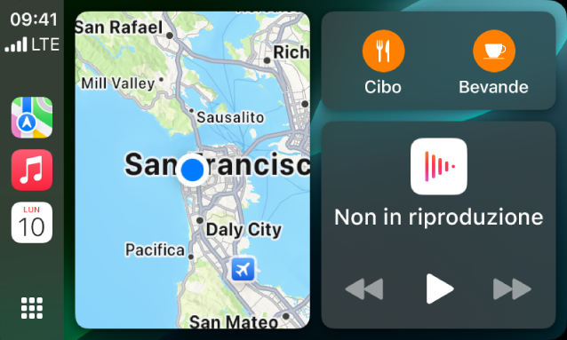 La dashboard di CarPlay che mostra le app Mappe, Musica e Messaggi nella barra laterale. A destra, viene visualizzata una mappa di Apple Park, una finestra di navigazione e una finestra con i contenuti in riproduzione.