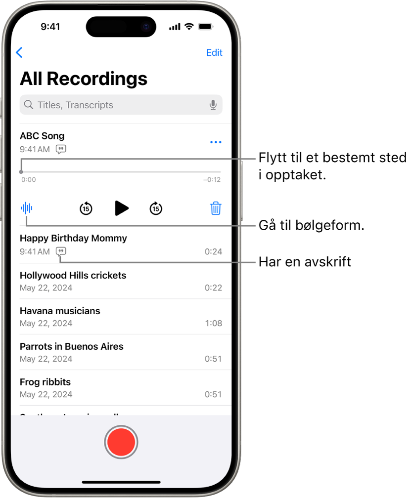 Skjermen med Taleopptak-listen, med et markert opptak øverst. Tidslinjen for opptaket har et spillehode som du kan flytte for å gå til ønsket sted i opptaket. Avspillingskontrollene er under tidslinjen.