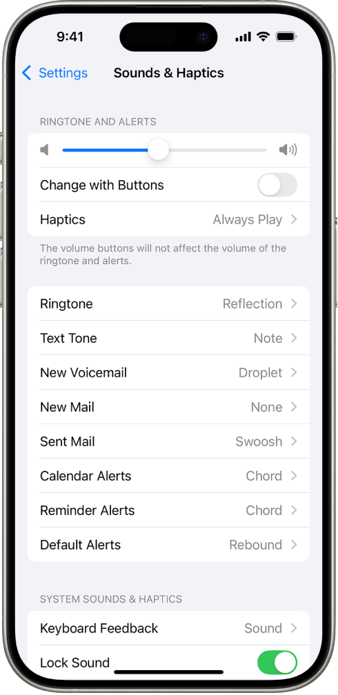 Ekrani Sounds and Haptics te Settings. Opsionet në ekran nga lart poshtë janë Headphone Audio and Headphone Safety, Ringtone and Alert Volume me një rrëshqitës për të rregulluar volumin dhe opsionin për ta ndryshuar volumin me butonat, si dhe Sounds and Haptic Patterns, duke përfshirë Ringtone and Text Tone.