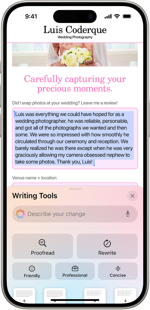 iPhone приказује истакнути текст при врху екрана и окно Writing Tools при дну. Окно Writing Tools приказује поље при врху у ком описујете жељену промену. Испод тога се виде опције за Writing Tools.