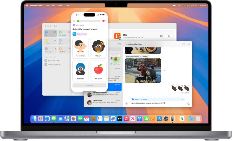 Un bureau Mac montrant un iPhone contrôlé à l’écran, une fenêtre Messages avec un message programmé pour être envoyé plus tard, ainsi que l’app Mots de passe derrière.