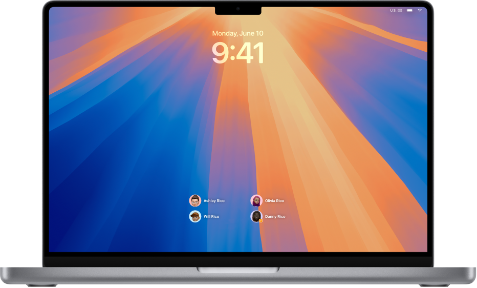 La scrivania di un Mac che mostra la schermata di blocco con quattro account utente elencati in basso.