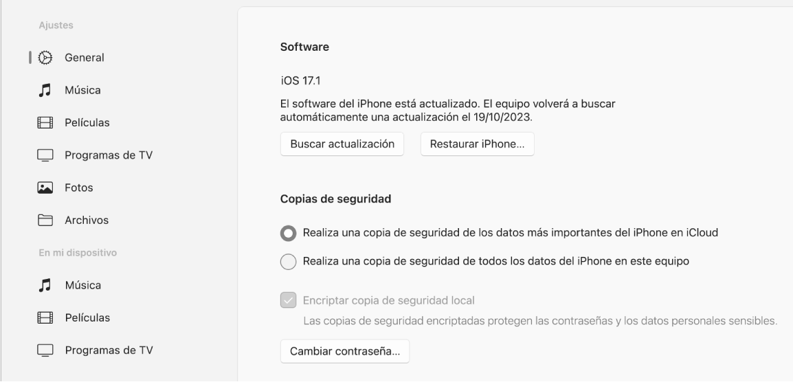 La ventana principal de Dispositivos Apple, con opciones de software y copia de seguridad, entre otras.