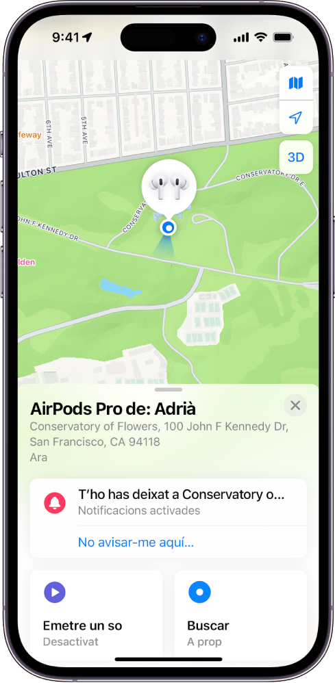 Pantalla de l’app Buscar a l’iPhone. La ubicació dels AirPods es mostra en un mapa de San Francisco, juntament amb l’adreça i les opcions “Emet un so” i “Cerca”.