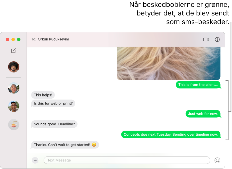 Vinduet Beskeder med flere samtaler i indholdsoversigten til venstre og en udskrift til højre. Beskedboblerne er grønne. Det viser, at de blev sendt som sms-, mms-, eller rcs-beskeder.