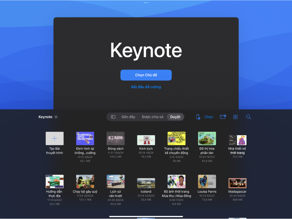 Trình quản lý tài liệu Keynote có các nút để tạo bản trình chiếu từ một chủ đề hoặc đề cương ở đầu màn hình và các điều khiển để mở bài thuyết trình đã lưu ở dưới cùng.