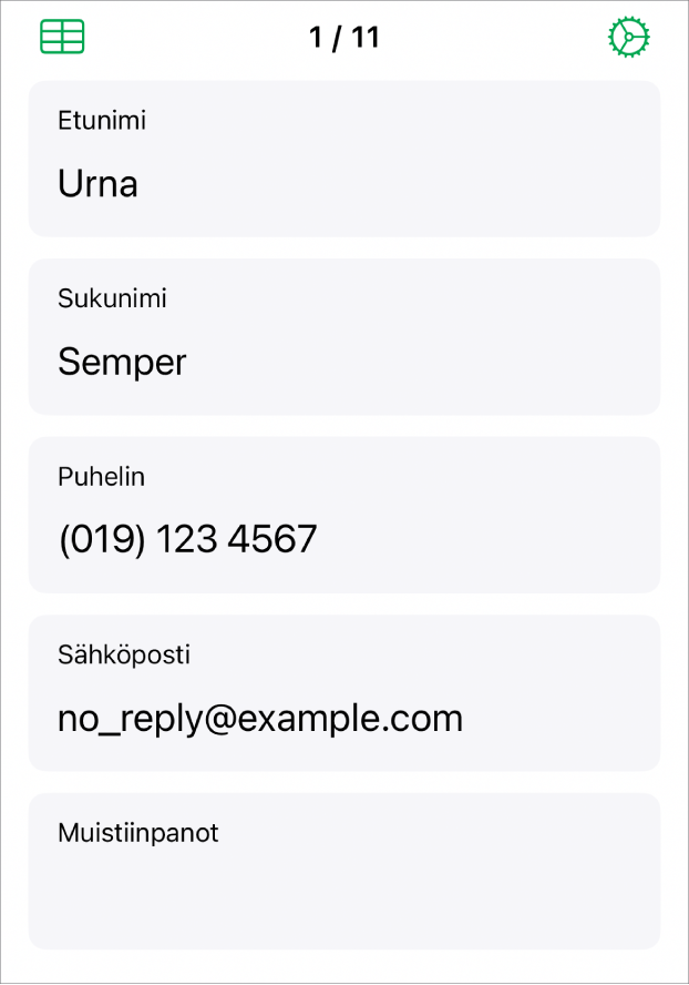 Lomakkeen yksi tietue, jossa on kentät muun muassa nimelle, puhelinnumerolle ja sähköpostille. Lisäksi näytöllä näkyvät lomakkeen asetussäätimet sekä säätimet, joilla voidaan katsoa linkitettyä taulukkoa.