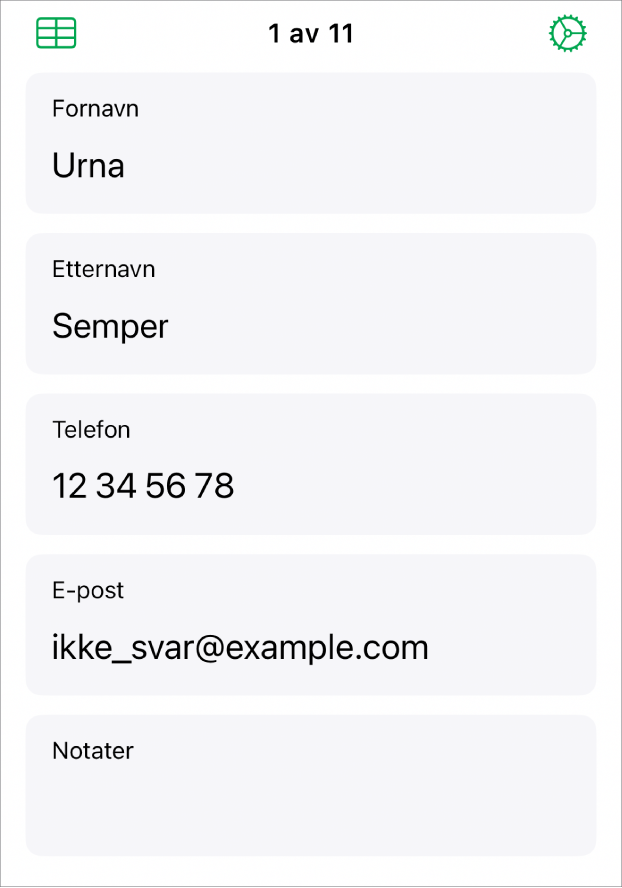 En oppføring i et skjema med felter for navn, telefonnummer, e-post og mer. Og kontrollene for å vise den tilkoblede tabellen og Skjermaoppsett-kontroller.