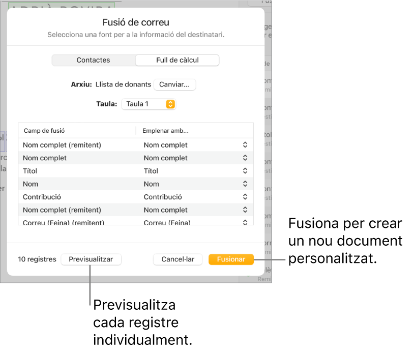 El tauler de la fusió de correu obert, que mostra les opcions per canviar l’arxiu o la taula font, previsualitzar els noms dels camps de fusió o registres concrets, o fusionar el document.