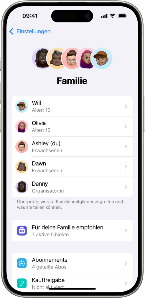 Der Bildschirm „Familienfreigabe“ in der App „Einstellungen“. Fünf Familienmitglieder sind aufgeführt. Unter ihren Namen befinden sich die Familiencheckliste und die Optionen für Abonnements und Kauffreigaben.