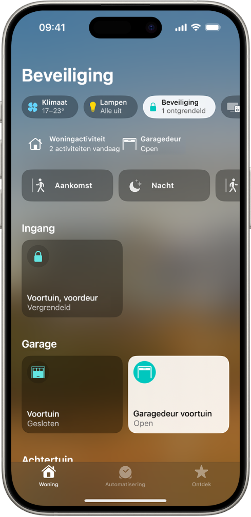 Een scherm van de Woning-app met een voordeur en twee garagedeuren.