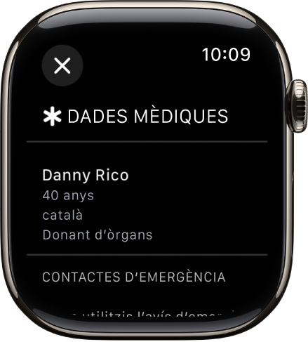 La pantalla de les dades mèdiques a l’Apple Watch amb el nom de la persona, edat, idioma, si és o no és donant d’òrgans i contactes d’emergència.
