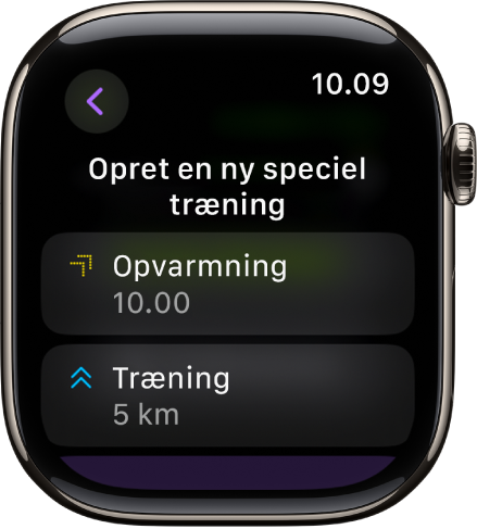 Appen Træning viser en skærm til oprettelse af en ny tilpasset træning. Feltet Opvarmning er i midten med et interval på 10 minutter, og feltet Træning er nedenunder med et interval på 3 miles.