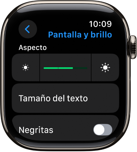 La configuración Pantalla y brillo del Apple Watch, con el regulador de brillo en la parte superior, y el botón Tamaño del texto en la parte inferior.