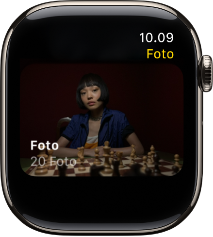 App Foto di Apple Watch menampilkan album bernama Teman.