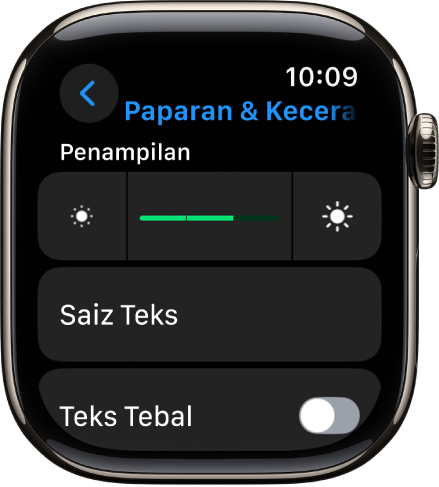 Seting Paparan & Kecerahan pada Apple Watch, dengan gelangsar Kecerahan di bahagian atas dan butang Saiz Teks di bahagian bawah.