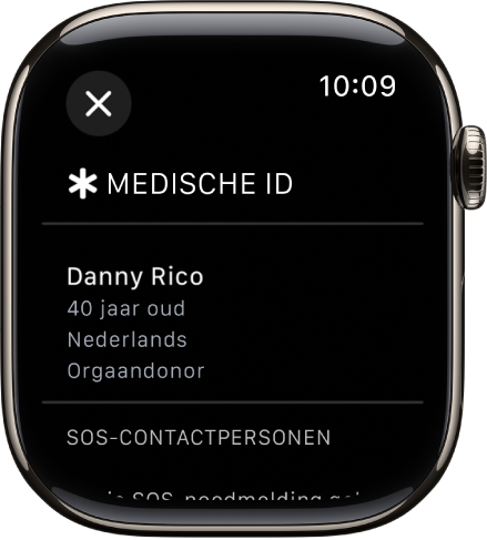 Het scherm met een medische ID op de Apple Watch, met de naam, leeftijd, taal, orgaandonorstatus en SOS-contactpersonen van de persoon.