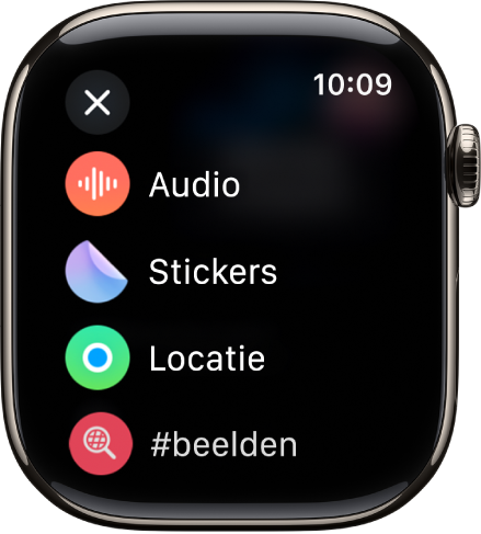 Een Berichten-scherm met opties voor het toevoegen van audio, stickers, locatie-informatie en afbeeldingen.