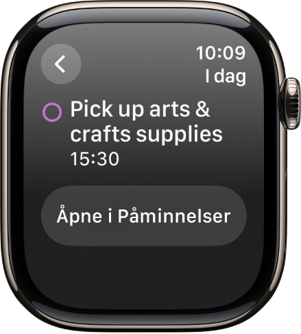 Kalender-skjerm som viser en påminnelse. Navnet på påminnelsen vises øverst, og tidspunktet for påminnelsen vises under. Datoen for hendelsen er øverst til høyre. En knapp for å åpne påminnelsen i Påminnelser-appen vises nederst på skjermen.