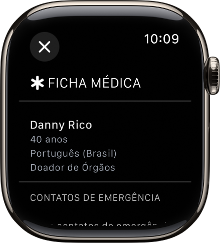 Tela da Ficha Médica no Apple Watch, mostrando o nome, idade, idioma, estado de doador de órgão e contatos de emergência da pessoa.