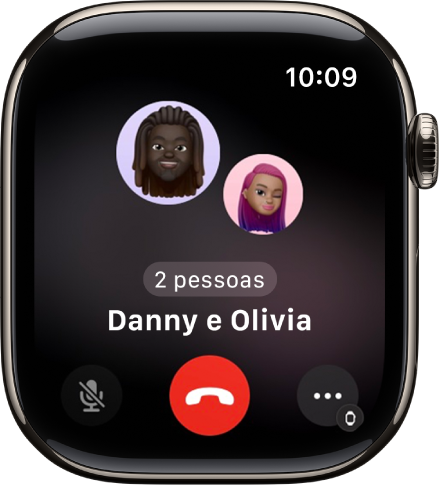 A aplicação Telefone a mostrar uma chamada FaceTime em grupo em curso. O autor da chamada e duas outras pessoas encontram-se na chamada.