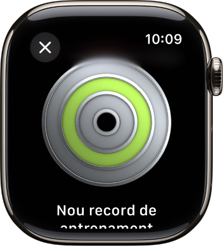Un premiu pentru realizări afișat pe Apple Watch. Sub premiu se află o descriere a premiului. Puteți trage pentru a roti premiul.