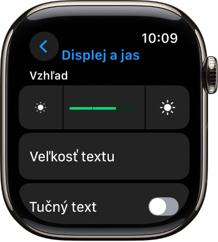 Nastavenia Displej a jas na hodinkách Apple Watch s posuvníkom Jas v hornej časti a tlačidlom Veľkosť textu nižšie.