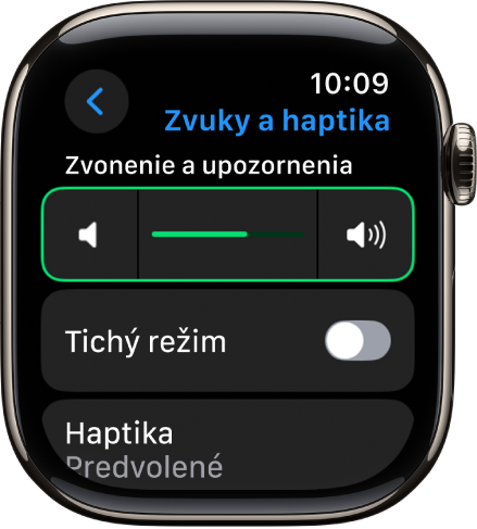 Nastavenia Zvuky a haptika na hodinkách Apple Watch s posuvníkom Hlasitosť upozornení v hornej časti a prepínačom Tichý režim nižšie.