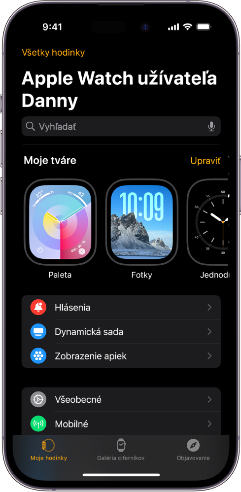 Apka pre Apple Watch na iPhone s otvorenou obrazovkou Moje hodinky, na ktorej sú v hornej časti zobrazené ciferníky a nižšie sú nastavenia. V spodnej časti obrazovky apky Apple Watch sa nachádzajú tri taby: na tabe Moje hodinky naľavo sú nastavenia hodiniek Apple Watch, na ďalšom tabe Galéria ciferníkov nájdete dostupné ciferníky a komplikácie a tab Objavovanie umožňuje zistiť viac o hodinkách Apple Watch.