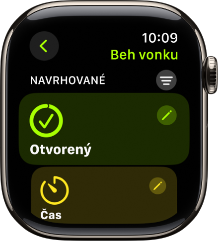 Apka Tréning s obrazovkou na úpravu tréningu Beh vonku. Uprostred je dlaždica Voľný a v pravom hornom rohu je tlačidlo Upraviť. Nižšie sa zobrazuje časť dlaždice Čas.
