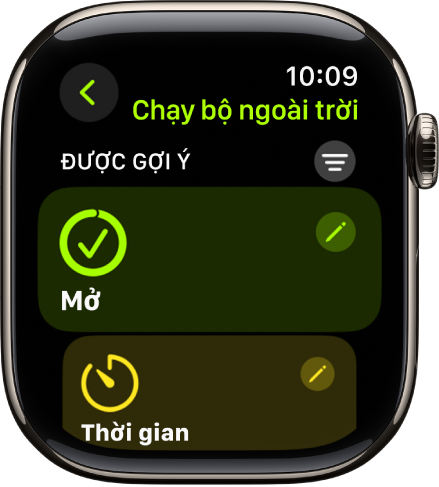 Ứng dụng Bài tập đang hiển thị màn hình để sửa bài tập Chạy bộ ngoài trời. Ô Mở ở chính giữa với nút Sửa ở trên cùng bên phải. Một phần của ô Thời gian ở bên dưới.