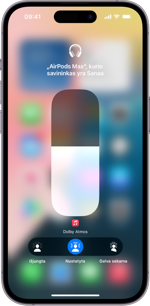 „Valdymo centro“ garsumo ekranas, kuriame rodomas „AirPods Max“ garsumo indikatorius. Po garsumo indikatoriumi rodomos erdvinio garso parinktys. Parinktys: „Išjungta“, „Fiksuota“ ir „Galva sekama“.