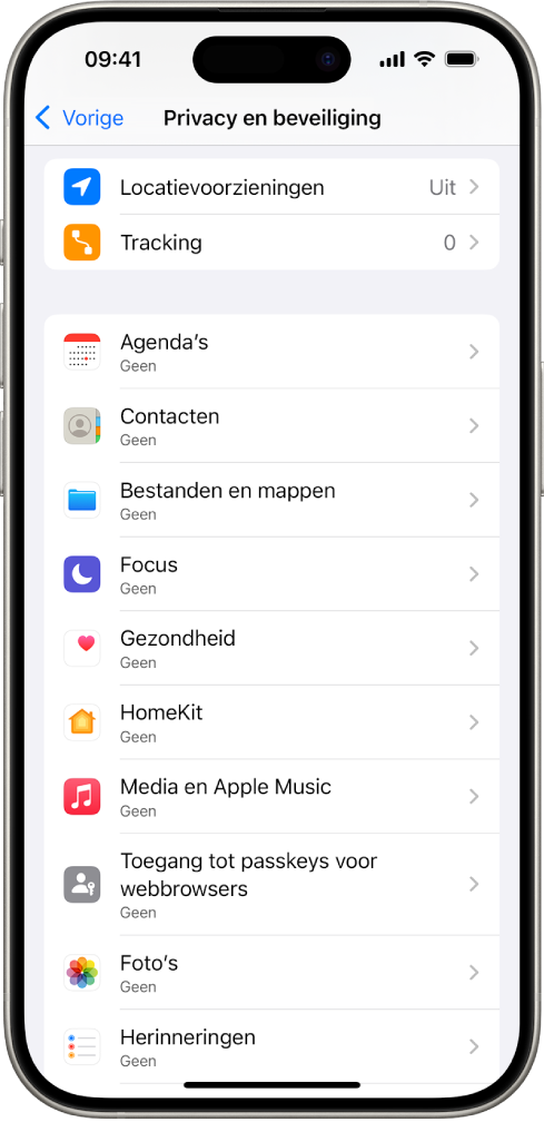 Een iPhone met het scherm 'Privacy en beveiliging' in Instellingen.