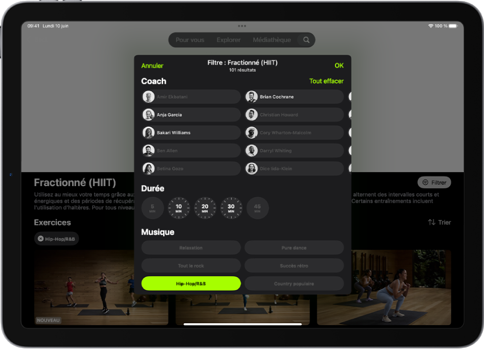 L’écran « Apple Fitness+ » affichant des options pour trier et filtrer des exercices. En haut de l’écran se trouve une liste des coachs. Des intervalles de temps sont affichés au centre de l’écran. Une liste de genres musicaux se trouve en dessous.