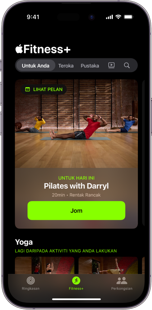 Skrin Untuk Anda dalam Apple Fitness+ menunjukkan latihan dalam Pelan Tersuai dan latihan Yoga yang disyorkan.