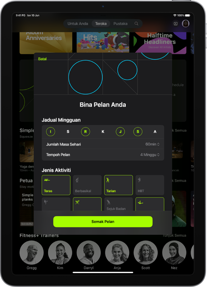 Skrin Pelan Tersuai, menunjukkan seting untuk memilih jadual mingguan dan tempoh pelan. Jenis aktiviti yang tersedia dan butang Semak Pelan berada di bahagian bawah.