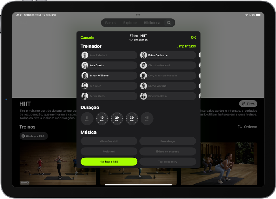 O ecrã de Apple Fitness+ a mostrar opções para ordenar e filtrar treinos. Na parte superior do ecrã está uma lista de instrutores. Os intervalos encontram-se no centro do ecrã. Por baixo de Tempo, está uma lista de géneros musicais.
