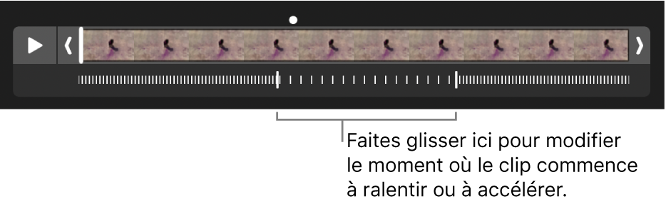 Une vidéo au ralenti avec des poignées que vous pouvez déplacer pour modifier où la vidéo ralentit et réaccélère.