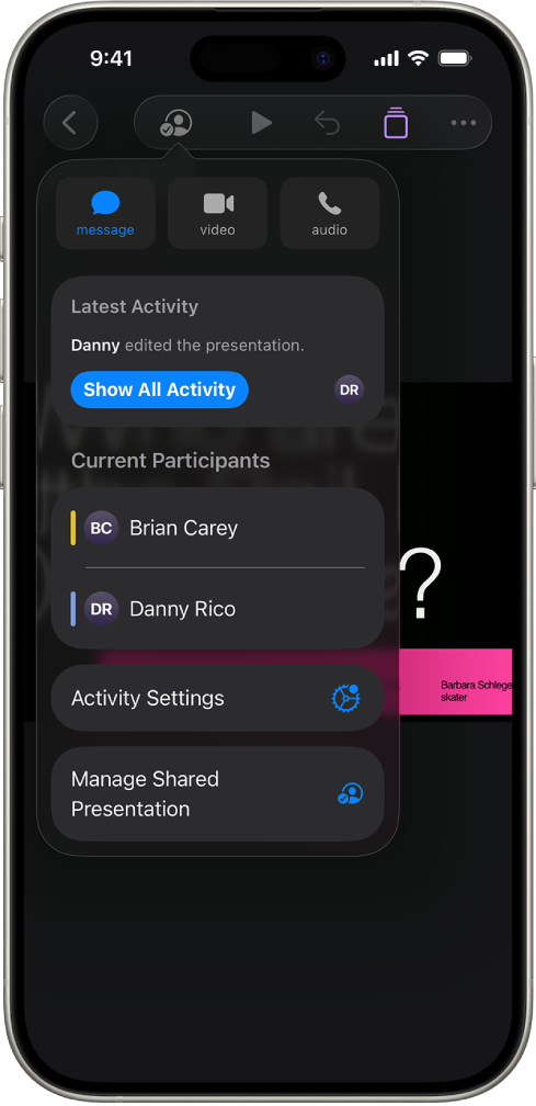 Het samenwerkingsmenu met daarin de namen van mensen die samen aan de presentatie werken.