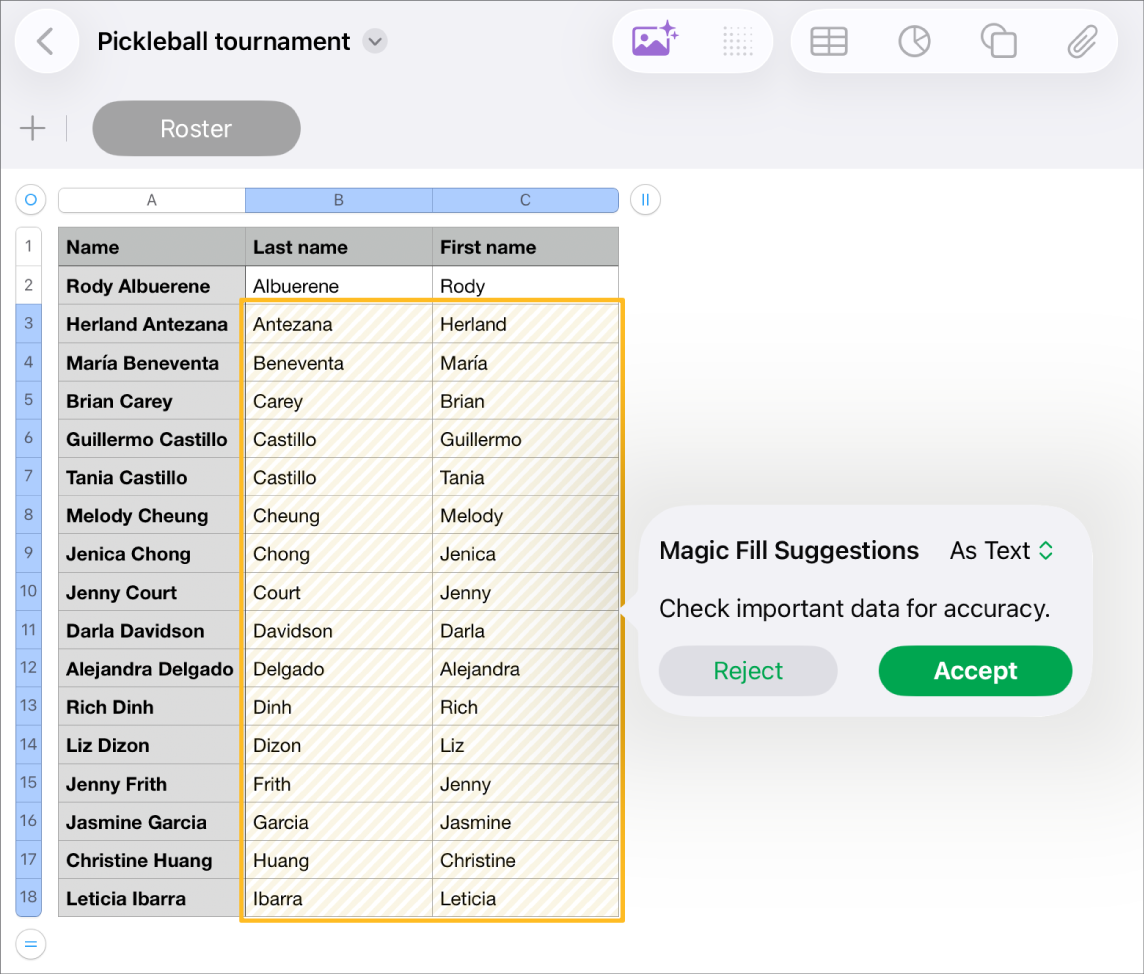 Spreadsheet dengan nama yang disorot dan menu pop-up Saran Isi Ajaib untuk menerima atau menolak saran tersebut.