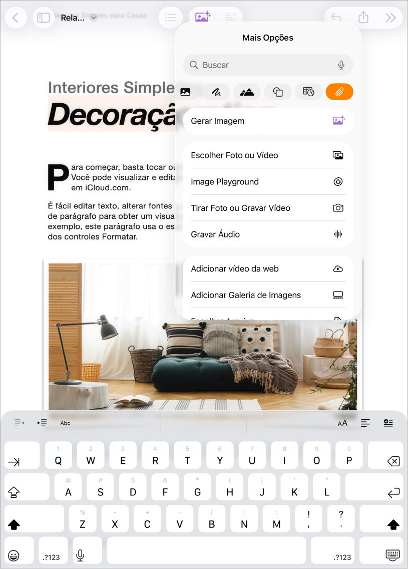 Documento do Pages aberto com o menu Inserir e um menu de mídia abertos.