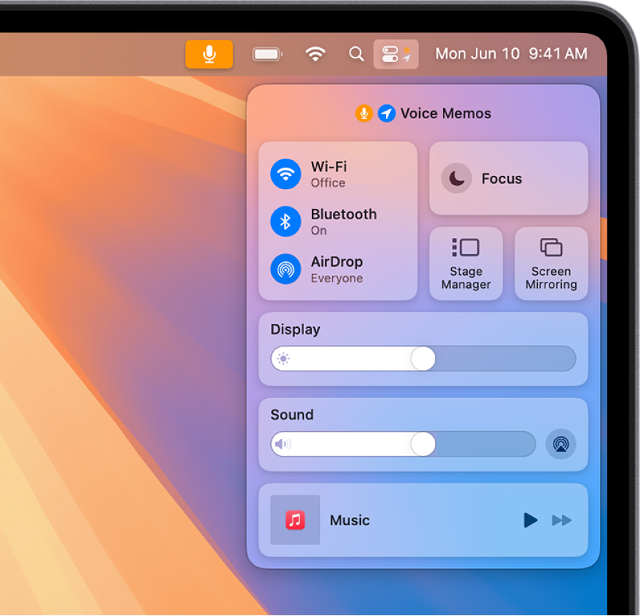 Mac 屏幕右上角的“控制中心”,显示 Wi-Fi、专注模式和“台前调度”等内容的控制。