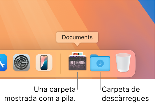 L’extrem dret del Dock que inclou una carpeta que es mostra com a pila i la carpeta Descàrregues que es mostra com a carpeta.