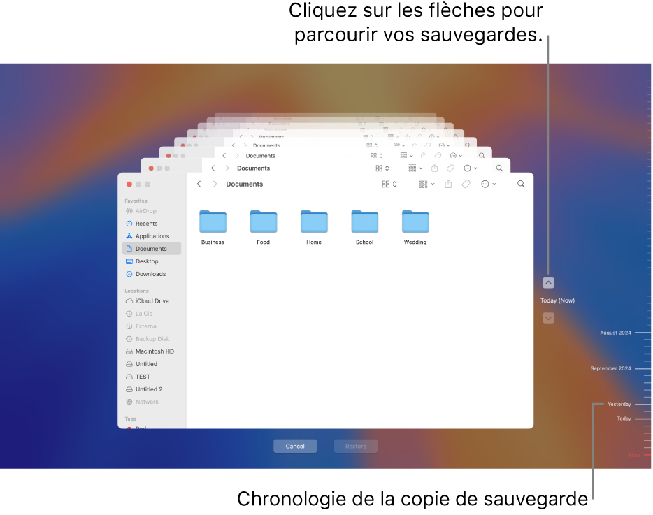 La fenêtre Time Machine affiche avec plusieurs écrans du Finder empilés pour représenter les sauvegardes, avec des flèches pour la navigation. Les flèches et la chronologie de sauvegarde à droite vous aident à parcourir vos sauvegardes afin de pouvoir choisir les fichiers à restaurer.