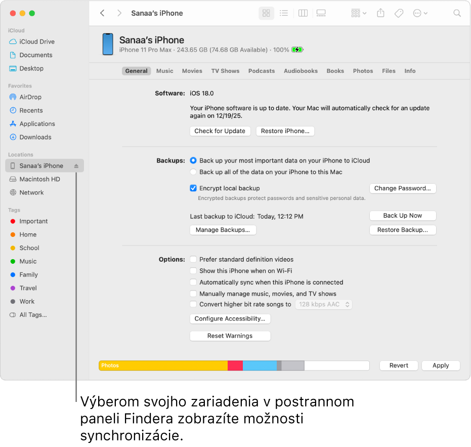 Zariadenie vybraté v postrannom paneli Findera a možnosti synchronizácie zobrazené v okne.