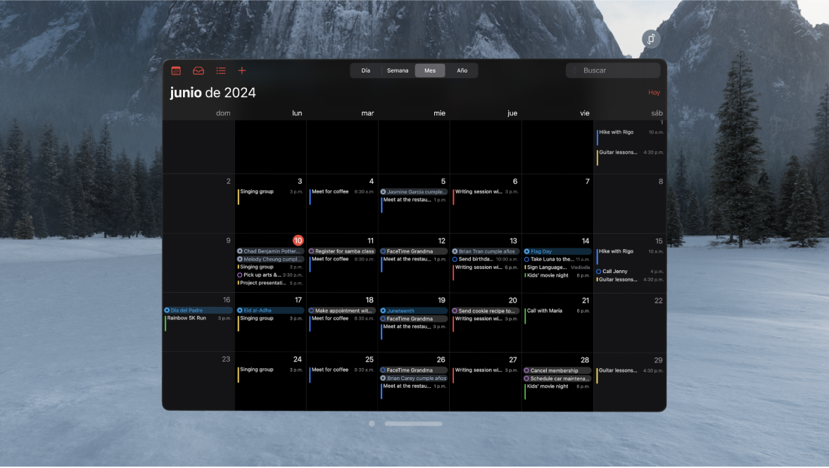 La app Calendario en el Apple Vision Pro mostrando la vista mensual con eventos.