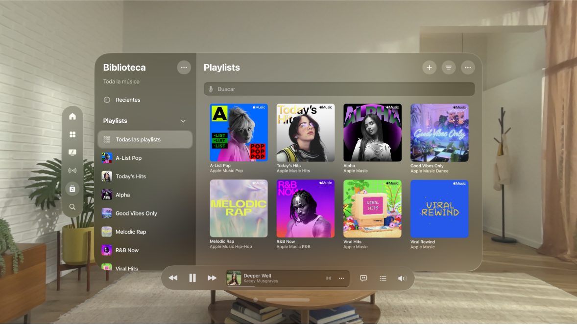 Una ventana de la app Música en el Apple Vision Pro mostrando una colección de playlists. En la parte inferior de la ventana se indica que se está reproduciendo una canción.