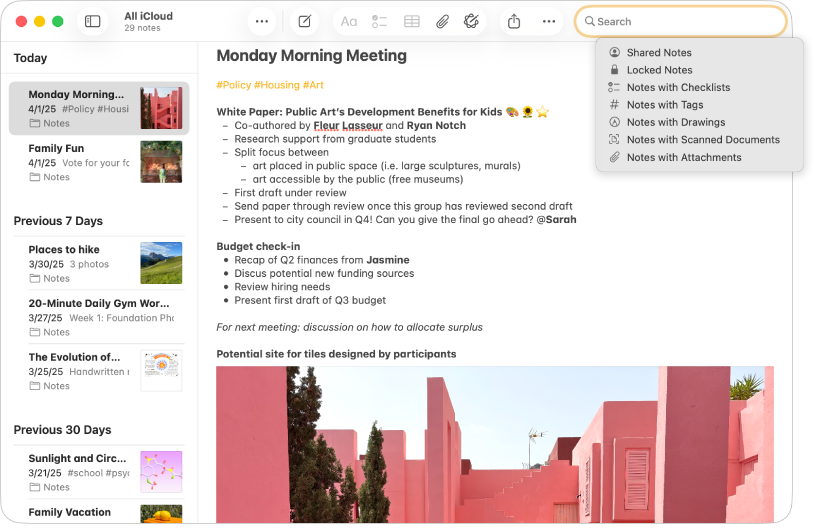 Een venster van de app Notities op de Mac. De gebruiker heeft op de knop 'Zoek' geklikt om een zoekopdracht in Notities te starten. Het zoekveld is nog leeg. Zoeksuggesties worden weergegeven, waaronder gedeelde notities, vergrendelde notities, notities met checklists, notities met tags, notities met tekeningen, notities met documentscans en notities met bijlagen.